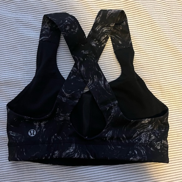 Marble lululemon sports bra. In great condition - Picture 2 of 2